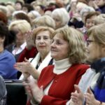 20.01.2016 Kielce. Kielecki Uniwersytet III Wieku „Ponad czasem” zainaugurował pierwszy rok akademicki. / Jarosław Kubalski / Radio Kielce