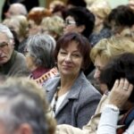 20.01.2016 Kielce. Kielecki Uniwersytet III Wieku „Ponad czasem” zainaugurował pierwszy rok akademicki. / Jarosław Kubalski / Radio Kielce