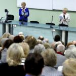 20.01.2016 Kielce. Kielecki Uniwersytet III Wieku „Ponad czasem” zainaugurował pierwszy rok akademicki. / Jarosław Kubalski / Radio Kielce