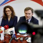 22.01.2016 Kielce. Konferencja prasowa podsekretarza stanu Bartosza Marczuka i wojewody Agaty Wojtyszek w sprawie programu Rodzina 500 plus. / Jarosław Kubalski / Radio Kielce