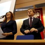 22.01.2016 Kielce . Spotkanie wiceministra rodziny, pracy i polityki społecznej Bartosza Marczuka z samorządowcami i przedstawicielami ośrodków pomocy społecznej w sprawie programu Rodzina 500 plus. / Jarosław Kubalski / Radio Kielce