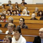 22.01.2016 Kielce . Spotkanie wiceministra rodziny, pracy i polityki społecznej Bartosza Marczuka z samorządowcami i przedstawicielami ośrodków pomocy społecznej w sprawie programu Rodzina 500 plus. / Jarosław Kubalski / Radio Kielce