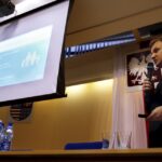 22.01.2016 Kielce . Spotkanie wiceministra rodziny, pracy i polityki społecznej Bartosza Marczuka z samorządowcami i przedstawicielami ośrodków pomocy społecznej w sprawie programu Rodzina 500 plus. / Jarosław Kubalski / Radio Kielce