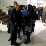 28.01.2016 Suchedniów. Sesja Rady Miasta w w Suchedniowskim Ośrodku Kultury „Kuźnica”. Rodzice po przegłosowaniu przekształcenia szkół podstawowych w mieście Suchedniów w jedną szkołę podstawową. / Jarosław Kubalski / Radio Kielce