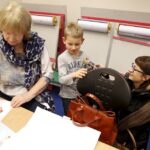 31.01.2016 Podzamcze Chęcińskie. Warsztaty artystyczne w Centrum Nauki Leonardo da Vinci. / Jarosław Kubalski / Radio Kielce