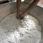 31.01.2016 Kielce. Piekarnia Piekiełko. Wypiek chleba. / Jarosław Kubalski / Radio Kielce