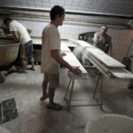 31.01.2016 Kielce. Piekarnia Piekiełko. Wypiek chleba. / Jarosław Kubalski / Radio Kielce