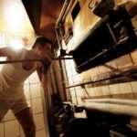 31.01.2016 Kielce. Piekarnia Piekiełko. Wypiek chleba. / Jarosław Kubalski / Radio Kielce