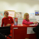 10.1.2016 Kielce. Wielka Orkiestra Świątecznej Pomocy grała dziś m.in. w Wojewódzkim Szpitalu Zespolonym w Kielcach. Zorganizowano tam "białą niedzielę", czyli bezpłatne badania specjalistyczne. / Wojciech Habdas / Radio Kielce