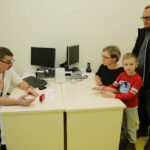 10.1.2016 Kielce. Wielka Orkiestra Świątecznej Pomocy grała dziś m.in. w Wojewódzkim Szpitalu Zespolonym w Kielcach. Zorganizowano tam "białą niedzielę", czyli bezpłatne badania specjalistyczne. / Wojciech Habdas / Radio Kielce