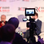 20.2.2015 Kielce. Studio Gram. Włodek Pawlik spotkał się ze słuchaczami Radia Kielce. / Wojciech Habdas / Radio Kielce