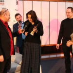 20.2.2015 Kielce. Studio Gram. Włodek Pawlik spotkał się ze słuchaczami Radia Kielce. Wręczenie Specjalnego Mikrofonu Grand Prix - nagrody Radia Kielce. / Wojciech Habdas / Radio Kielce