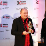 20.2.2015 Kielce. Studio Gram. Włodek Pawlik spotkał się ze słuchaczami Radia Kielce. Wręczenie Specjalnego Mikrofonu Grand Prix - nagrody Radia Kielce. / Wojciech Habdas / Radio Kielce