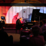 20.2.2015 Kielce. Studio Gram. Włodek Pawlik spotkał się ze słuchaczami Radia Kielce. / Wojciech Habdas / Radio Kielce