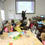 18.1.2016 Kielce. Ferie zimowe w Muzeum Dialogu Kultur. Archipelag Multi-Kulti. Mozaika na końcu świata – poznajemy Indonezję / Wojciech Habdas / Radio Kielce