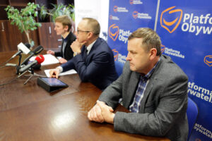 20.1.2016 Kielce. Konferencja prasowa z udziałem Agaty Wojdy, Artura Gierady i Jarosława Machnickiego / Wojciech Habdas / Radio Kielce