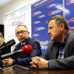 20.1.2016 Kielce. Konferencja prasowa z udziałem Agaty Wojdy, Artura Gierady i Jarosława Machnickiego / Wojciech Habdas / Radio Kielce