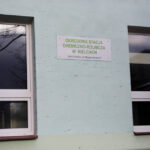 30.12.2015 Kielce. Starowapiennikowa ma problem z młodszą siostrą. Znajdujące się przy niej budynki, raz mają tabliczki z nazwą ulicy Starowapiennikowa, innym razem Wapiennikowa. Okręgowa stacja chemiczno-rolnicza / Wojciech Habdas / Radio Kielce