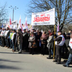 9.3.2015 Kielce. Protest "Solidarności" przed biurami poselskimi PO i PSL / Wojciech Habdas / Radio Kielce