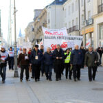 9.3.2015 Kielce. Protest "Solidarności" przed biurami poselskimi PO i PSL / Wojciech Habdas / Radio Kielce