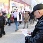 9.3.2015 Kielce. Protest "Solidarności" przed biurami poselskimi PO i PSL / Wojciech Habdas / Radio Kielce
