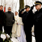 24.1.2016 Kielce. Karczówka. Pod pomnik powstańców styczniowych 1863 roku, odbył się Apel Pamięci, oddana została salwa honorowa. / Wojciech Habdas / Radio Kielce