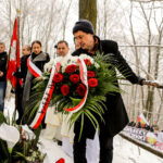 24.1.2016 Kielce. Karczówka. Pod pomnik powstańców styczniowych 1863 roku, odbył się Apel Pamięci, oddana została salwa honorowa. / Wojciech Habdas / Radio Kielce