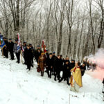 24.1.2016 Kielce. Karczówka. Pod pomnik powstańców styczniowych 1863 roku, odbył się Apel Pamięci, oddana została salwa honorowa. / Wojciech Habdas / Radio Kielce