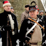 24.1.2016 Kielce. Karczówka. Pod pomnik powstańców styczniowych 1863 roku, odbył się Apel Pamięci, oddana została salwa honorowa. / Wojciech Habdas / Radio Kielce