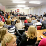 25.1.2016 Suchedniów. Spotkanie w Urzędzie Miasta i Gminy Suchedniów dotyczące planowanej reformy szkolnictwa. / Wojciech Habdas / Radio Kielce