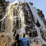 4.1.2016 Kielce. Alpiniści zrobili skałkach rezerwatu Kadzielnia lodospad. / Wojciech Habdas / Radio Kielce