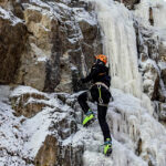 4.1.2016 Kielce. Alpiniści zrobili skałkach rezerwatu Kadzielnia lodospad. / Wojciech Habdas / Radio Kielce