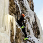 4.1.2016 Kielce. Alpiniści zrobili skałkach rezerwatu Kadzielnia lodospad. / Wojciech Habdas / Radio Kielce