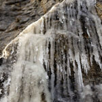 4.1.2016 Kielce. Alpiniści zrobili skałkach rezerwatu Kadzielnia lodospad. / Wojciech Habdas / Radio Kielce