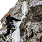 4.1.2016 Kielce. Alpiniści zrobili skałkach rezerwatu Kadzielnia lodospad. / Wojciech Habdas / Radio Kielce