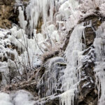 4.1.2016 Kielce. Alpiniści zrobili skałkach rezerwatu Kadzielnia lodospad. / Wojciech Habdas / Radio Kielce