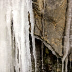 4.1.2016 Kielce. Alpiniści zrobili skałkach rezerwatu Kadzielnia lodospad. / Wojciech Habdas / Radio Kielce