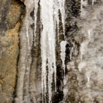 4.1.2016 Kielce. Alpiniści zrobili skałkach rezerwatu Kadzielnia lodospad. / Wojciech Habdas / Radio Kielce