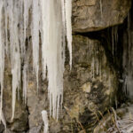 4.1.2016 Kielce. Alpiniści zrobili skałkach rezerwatu Kadzielnia lodospad. / Wojciech Habdas / Radio Kielce