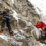 4.1.2016 Kielce. Alpiniści zrobili skałkach rezerwatu Kadzielnia lodospad. / Wojciech Habdas / Radio Kielce