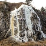 4.1.2016 Kielce. Alpiniści zrobili skałkach rezerwatu Kadzielnia lodospad. / Wojciech Habdas / Radio Kielce
