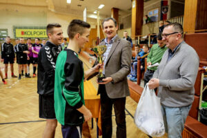 27.1.2016 Kielce. Ferie z futbolem. Wręczenie nagród. Licealiści - 1 miejsce - drużyna "Dobre chłopaki" / Wojciech Habdas / Radio Kielce