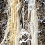 4.1.2016 Kielce. Alpiniści zrobili skałkach rezerwatu Kadzielnia lodospad. / Wojciech Habdas / Radio Kielce