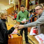 27.1.2016 Kielce. Ferie z futbolem. Wręczenie nagród. Nagrody indywidualne. / Wojciech Habdas / Radio Kielce