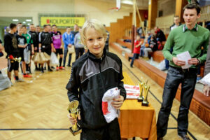 27.1.2016 Kielce. Ferie z futbolem. Wręczenie nagród. Nagrody indywidualne. / Wojciech Habdas / Radio Kielce