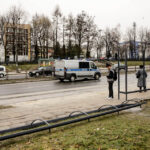 27.1.2016 Kielce. W mieście nadal ustawiane są nowe wiaty przystankowe. / Wojciech Habdas / Radio Kielce