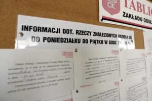 05.01.2016 Kielce. Biuro rzeczy znalezionych w urzędzie miasta. / Jarosław Kubalski / Radio Kielce