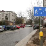 12.01.2015 Kielce. Ulica Stanisława Kostki. Samochody parkują w niedozwolonych miejscach / Stanisław Blinstrub / Radio Kielce