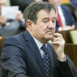 05.01.2016 Kielce. Nadzwyczaja sesja Rady Miasta o odwołanie prezydium rady. Jan Gierada. / Stanisław Blinstrub / Radio Kielce