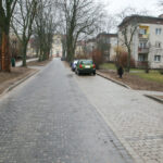 12.01.2015 Kielce. Ulica Stanisława Kostki. Samochody parkują w niedozwolonych miejscach / Stanisław Blinstrub / Radio Kielce